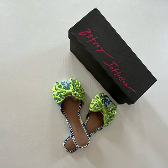 SANDAL - Picture 9 of 9